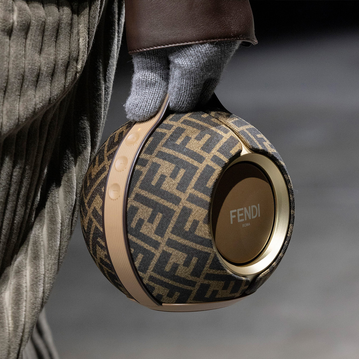 Реплика известных брендов-fendi Франция [Россия] 2